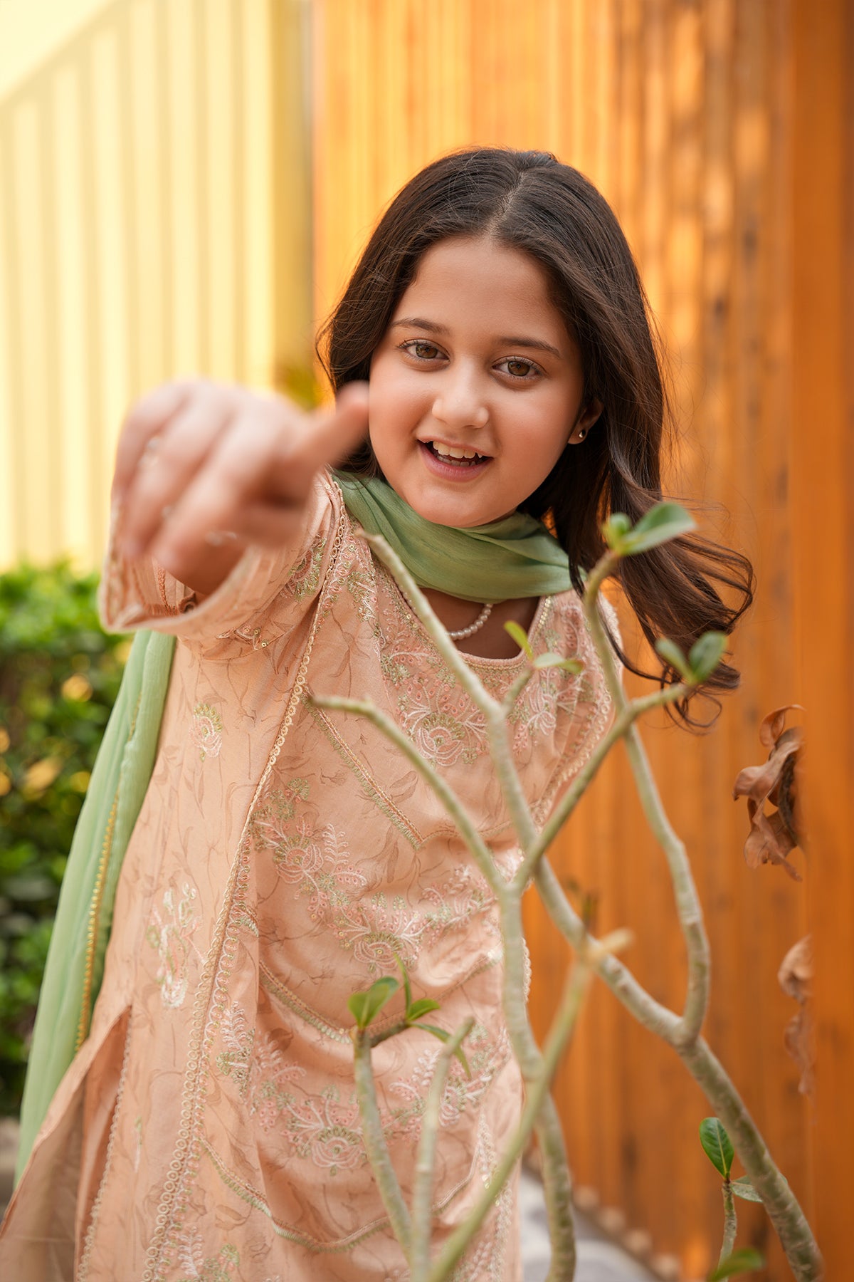 Eshal – Peach Blossom Embroidered 3-Piece Set