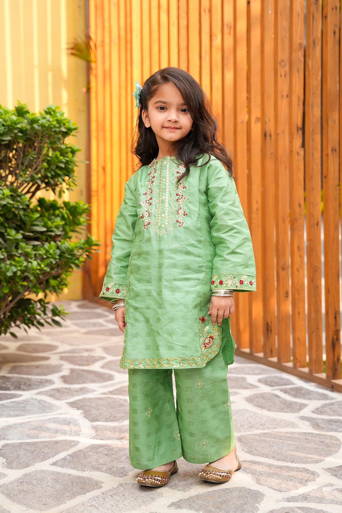 Zunash – Mint Green Embroidered Kurta Set