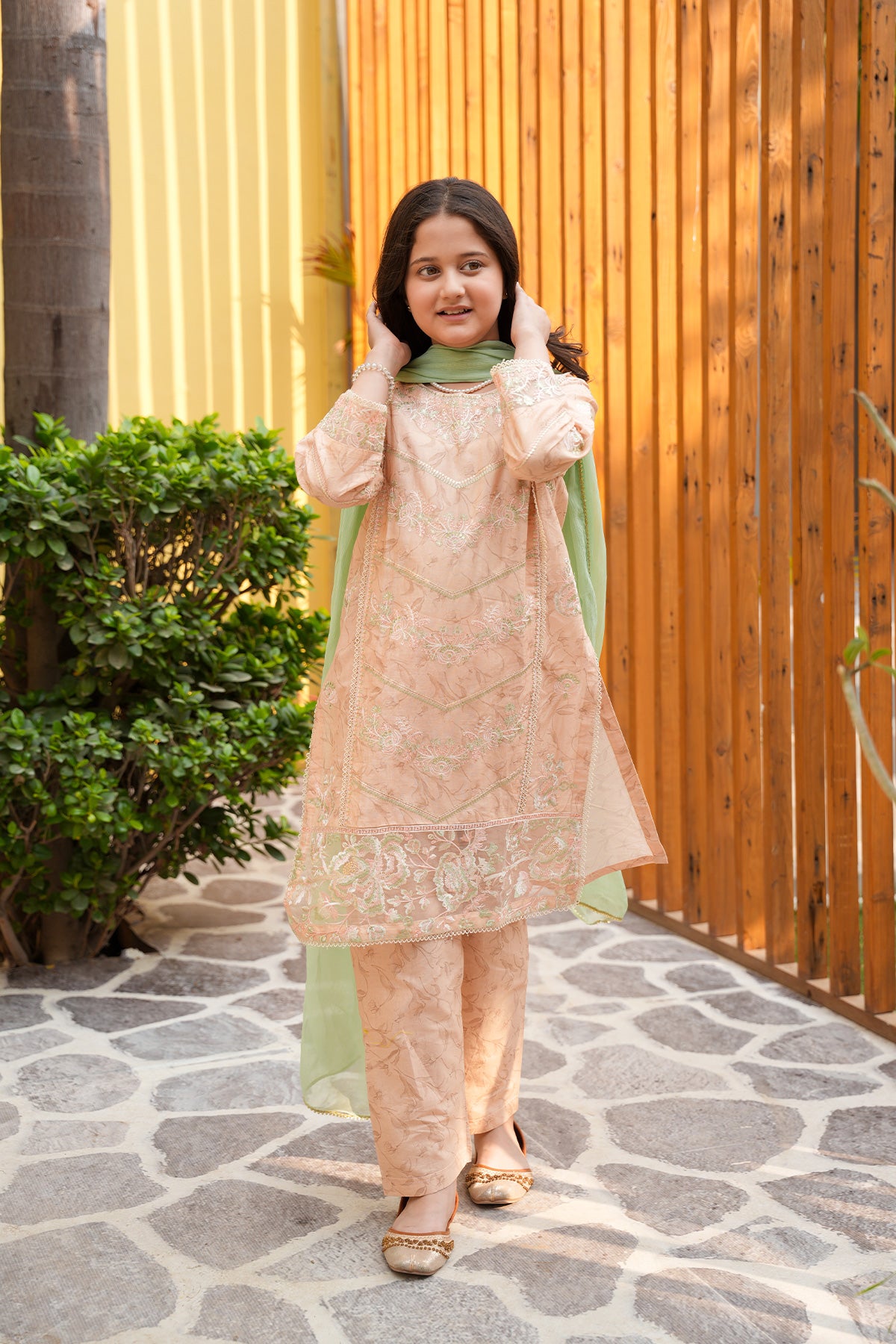 Eshal – Peach Blossom Embroidered 3-Piece Set