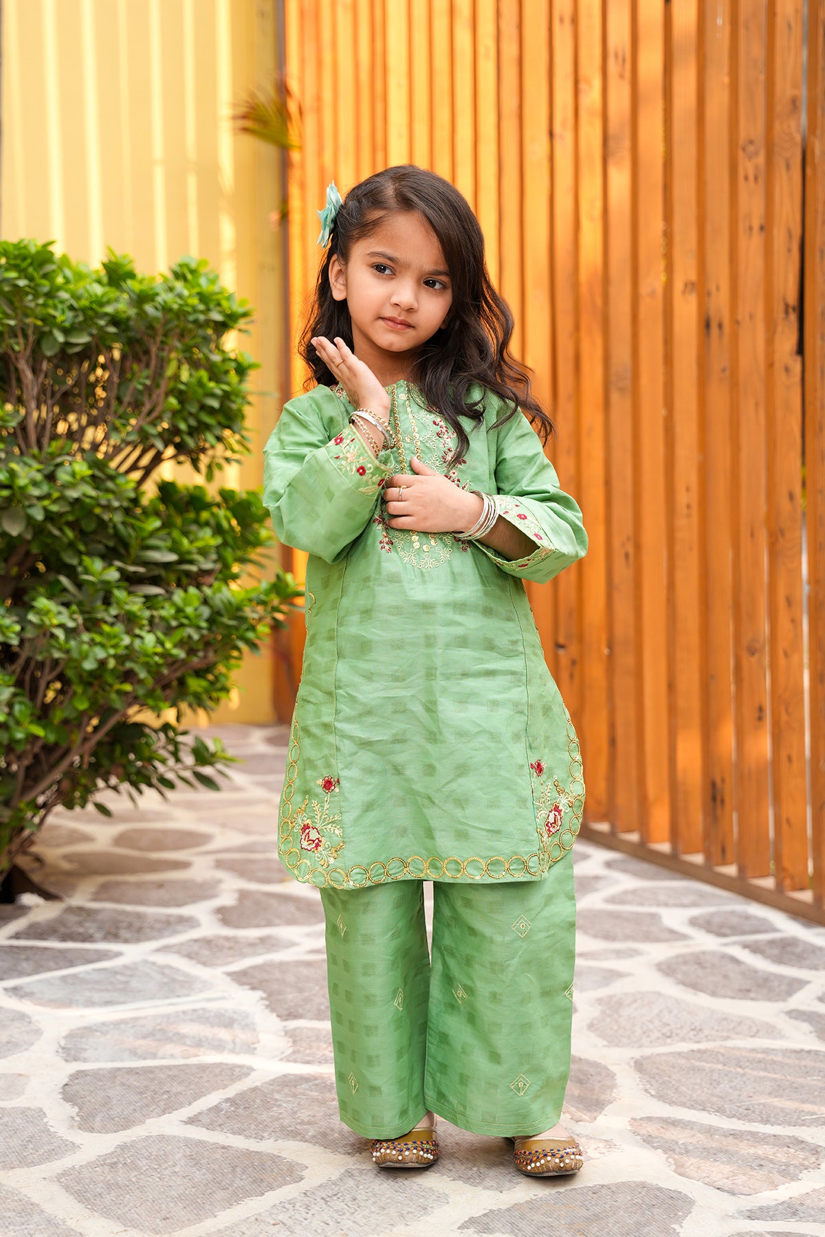 Zunash – Mint Green Embroidered Kurta Set